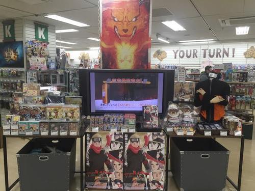 #火影忍者# 最近的东京街头……满满的都是爱。