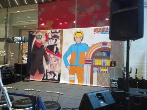 #火影忍者# 最近的东京街头……满满的都是爱。