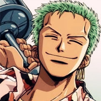 绿色头发，冷酷眼神，左耳三个耳环，手臂缠着黑手帕，腰间绿肚兜，这个身佩三把刀默默站在一旁的男人，就是海贼猎人——罗罗诺亚·索隆。他有着不输给草帽路飞的超强实力！刀一出鞘，寒光四溢，让所有人都不由自主地为之颤抖！他绝对是最值得信任的人！这就是罗罗诺亚·索隆，钢铁一样的男人。