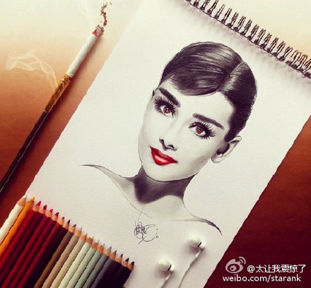 【会画画的都是大神】艺术家 Vsantaolalla 用不同色系的铅笔画画！一个个明星大咖瞬间活跃在纸上！真的太赞了！