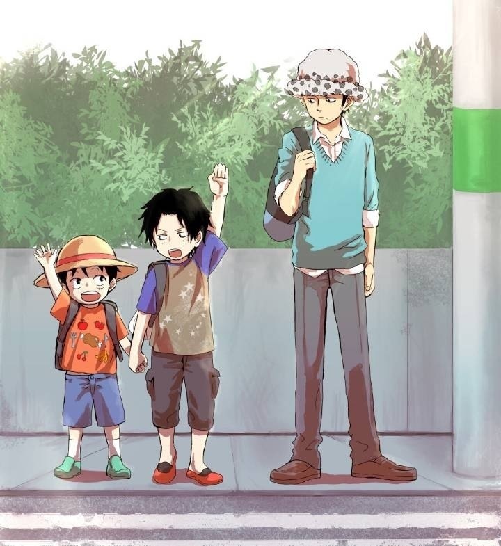 传说中的3D-boys(^з^)-罗路飞和艾斯 萌萌哒两个小学生和中学生罗哥。罗你在看啥（OS：他家弟弟好可爱哦好想拐跑）