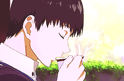 第一季的金木VS第二季的金木。这样一对比才觉得变化真大很大，虽然觉得脑白金很帅，但是我倒希望他一直只是那个爱看书的善良小男生。不过无论是哪个，我都爱！！