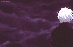 第一季的金木VS第二季的金木。这样一对比才觉得变化真大很大，虽然觉得脑白金很帅，但是我倒希望他一直只是那个爱看书的善良小男生。不过无论是哪个，我都爱！！