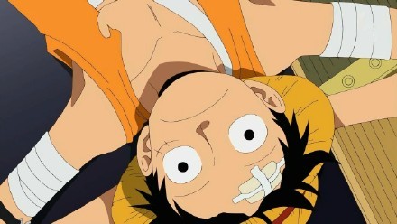 路飞这货颜艺值爆表，单细胞橡皮人的笑容也是如此天真爽朗、温暖人心。将心比心，不管你信不信，总有人正在等待希望能遇到像你这样的人