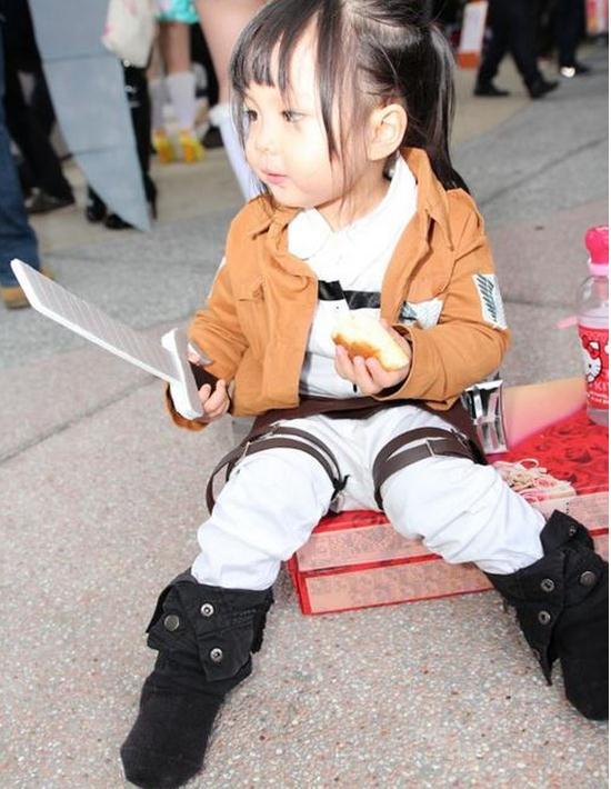 巨人们还忍心来吗？日本漫展上出现超萌萝莉兵团团员