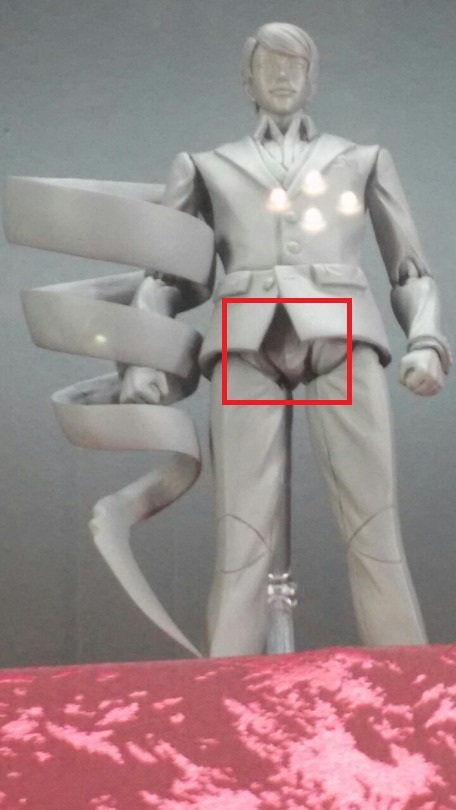 #东京食尸鬼# 月山习这款手办是超像可动公司出品的。顾名思义：超级想，可以动。预计今年秋天发售，暂时只有模型抢先图。可动不假，但是某些地方哪里像了？哪里像了？？原谅我那奇怪的关注点。。。