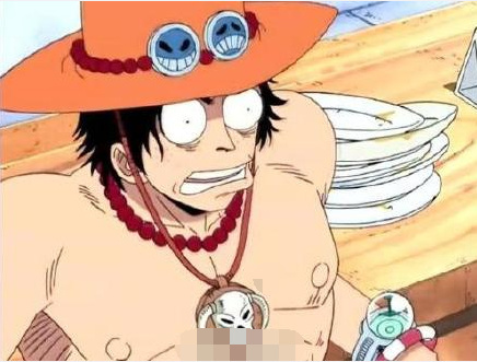 想不到一向礼貌绅士的艾斯也有表情崩坏的时候，小海也是很好奇大哥究竟看到了什么[思考][思考][思考][思考]看着这样的大哥，好像顶上战争只是一个梦，现在梦醒了，他依旧在为有梦想的弟弟操心[泪流满面][泪流满面][泪流满面]