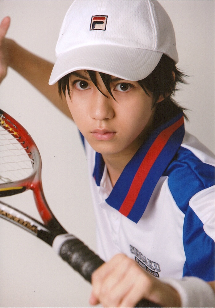 #东京食尸鬼# 东京食尸鬼舞台剧预计今年7月开演，已确定金木研人选：小越勇輝。附上他的一些照片。