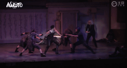 火影忍者舞台剧各种酷炫现场，超级还原，不能更好！[嘻嘻]话说我想看色肉之术，有没有[花心]