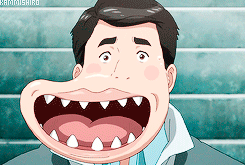 寄生兽里的下巴君，这个设定实在是太坑角色了[哈哈]，完全严肃不起来呀