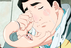 寄生兽里的下巴君，这个设定实在是太坑角色了[哈哈]，完全严肃不起来呀