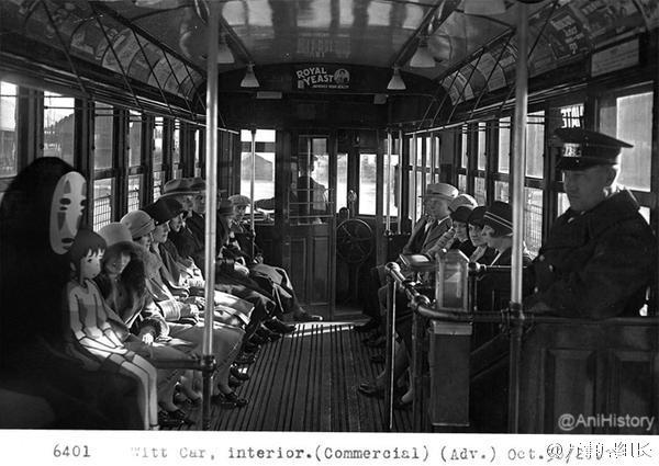 #二次元三次元#历史照片遭遇动漫人物，次元墙的开裂，毫无违和感，第四张千寻和无脸男与周围群众演员配合的简直是天衣无缝~m(_ _)m