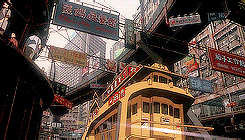 日本1995年的动画电影 攻壳机动队，动画效果看着感觉好棒，真的是业界良心啊！[嘻嘻]