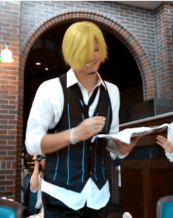 世界三个环球影城主题公园之一的日本环球影城(USJ)最近每年夏天都会举办的OP Summer现场[嘻嘻]，但是总感觉三次元化后哪里怪怪的[思考]