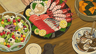 宫崎骏里最经典的一句台词是那句：不要吃太胖噢，会被杀掉哦！[吃惊][笑cry]
话说用筷子可以這麼完美把荷包蛋分一半[吃惊]