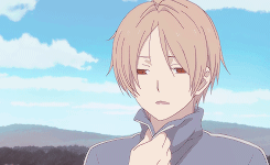 果然像遛猪一样
温柔的他，原守他百岁无忧
娘口三三[哈哈]