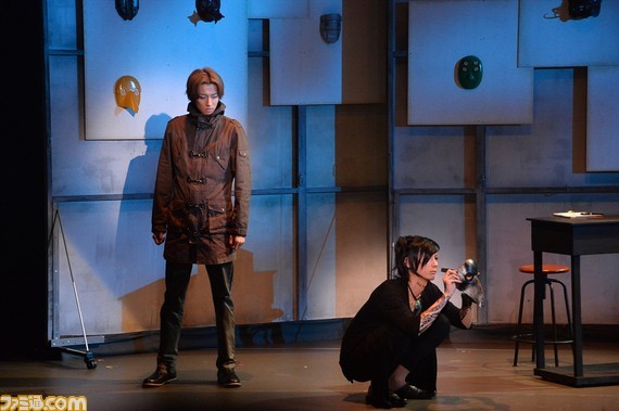 东京食尸鬼真人版舞台剧现场剧照，那个最像！[花心]