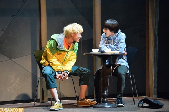 东京食尸鬼真人版舞台剧现场剧照，那个最像！[花心]