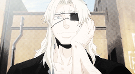 这个大叔是谁呀？很有魅力呀[挖鼻屎]