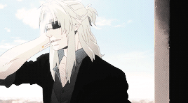 这个大叔是谁呀？很有魅力呀[挖鼻屎]