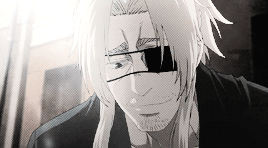 这个大叔是谁呀？很有魅力呀[挖鼻屎]