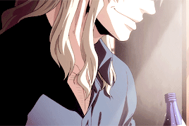 这个大叔是谁呀？很有魅力呀[挖鼻屎]