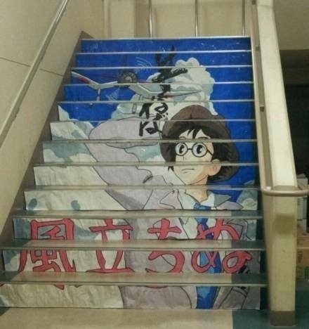 #每日分享# 11区文化祭时学校的楼梯，好帅。