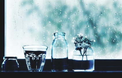 【二次元哪那些唯美雨景】最后一张纯属凑数[哈哈]
你知道就算大雨让这座城市颠倒
我会给你怀抱
受不了看见你背影来到
写下我度秒如年难捱的离骚