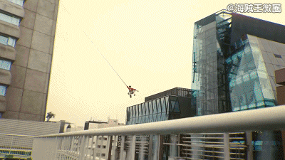 蜘蛛侠，不对路飞华丽登场[可怜]