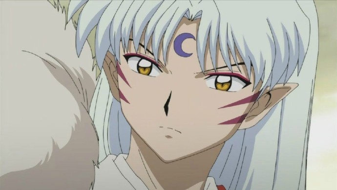 有人问我：“你有喜欢的人吗？” 
本能的回答道：“没有” 
但是，脑海中却浮现出你的面容。