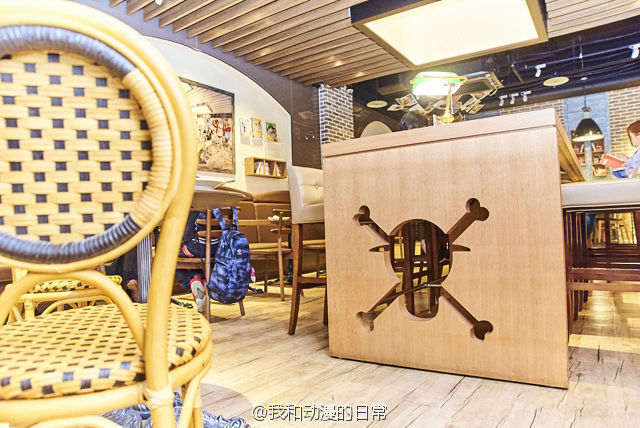 首家《海贼王》主题公园“东京ONE PIECE tower”内的咖啡店Cafe Mugiwara 9月16日重新开张。
炒鸡想去啊！！！！！