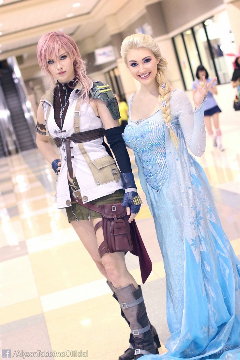 一个美国妹纸Alyson Tabbitha的实力还原cospiay，厉害了,我的妹，请收下我的膝盖吧[可怜]