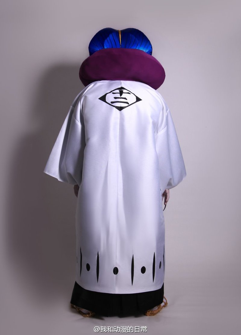 久保带人COS自己笔下的人物，死神十二番队长涅茧利，神似[哈哈]