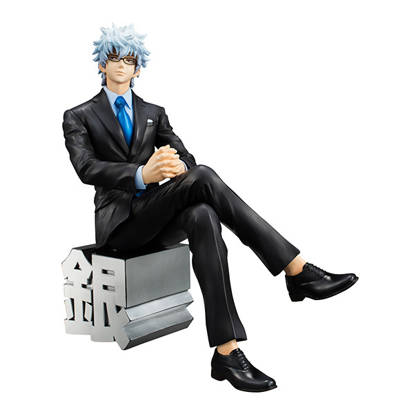 坂田银时西服款 上色版手办公开！眼镜可摘。
啊啊啊啊我的银桑不可能这么帅[花心]
折合RMB636元，2017年5月下旬发售[嘻嘻]
这西装眼镜大长腿，正经起来帅到掉渣呀[哈哈]