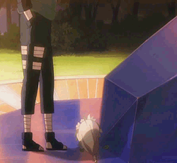 听说太念旧的人，容易受伤。