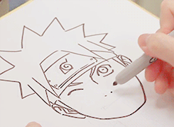 这是创造了鸣人、画出了火影这部漫画的岸本老师的手。这也是一双四十多岁的大叔的手[嘻嘻]