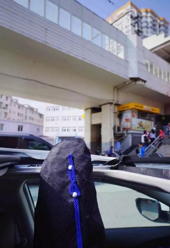 讲真，漫展只服你们！[吃惊]
坐车开天窗系列，跪了！[笑cry]